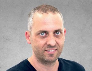 משה סיידה מנהל פרויקטים משה הצטרף לקבוצת ענק לתפקיד מנהל פרויקטים, לאחר שסיים תפקיד ניהולי בחברה גדולה במשך שנים רבות.